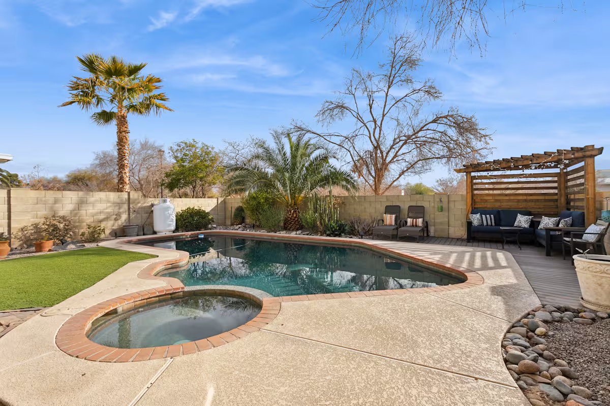 2BR Glendale