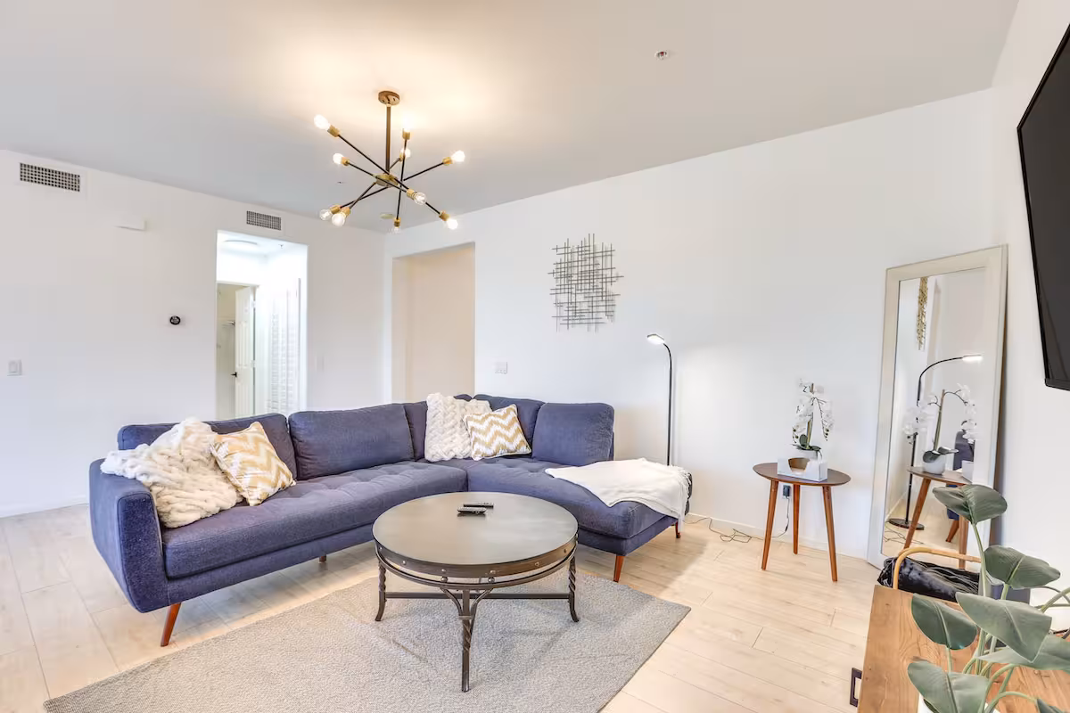 2BR Modern Townhome w/Balcony!
